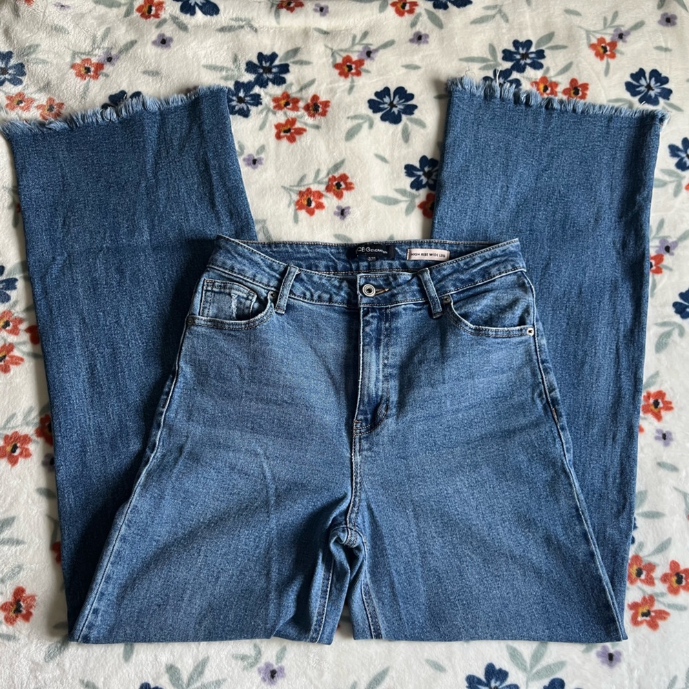 BCBGeneration high rise wide leg jeans, size 7/28